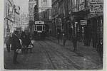 Divadelní ulice. Foto ze sbírky fotografií a pohlednic Jiřího Dvořáka poskytl Státní okresní archiv České Budějovice.