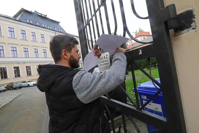 Konec voleb v Českých Budějovicích v Gymnáziu Česká.