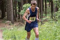 BĚH lesem je mezi běžci nesmírně oblíbený. V Besednici sportovci vystoupají na Kohout do nadmořské výšky 871 metrů.