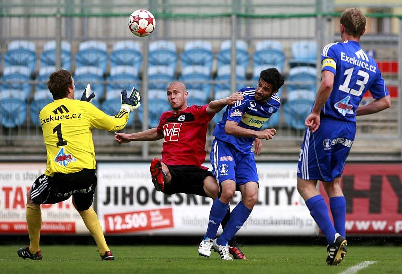 Utkání 29. kola fotbalové Gambrinus ligy mezi Dynamo České Budějovice a SK Sigma Olomouc.