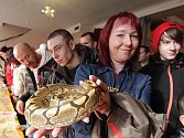 První letošní terarijní výstava a burza se uskutečnila v neděli v Budějovicích. Přilákala stovky lidí. Velkou pozornost budili hadi, agamy, chameleoni a další zvířata.