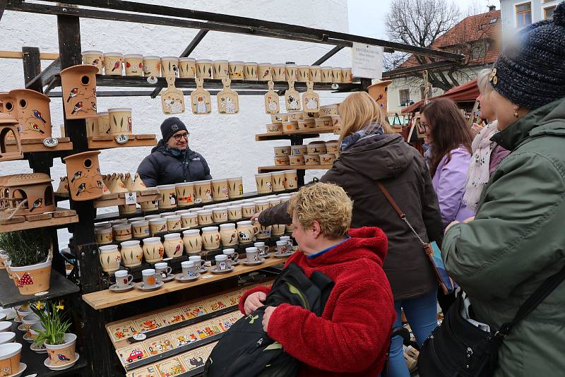 Velikonční trh na českobudějovickém Piaristickém náměstí a v Panské uličce.