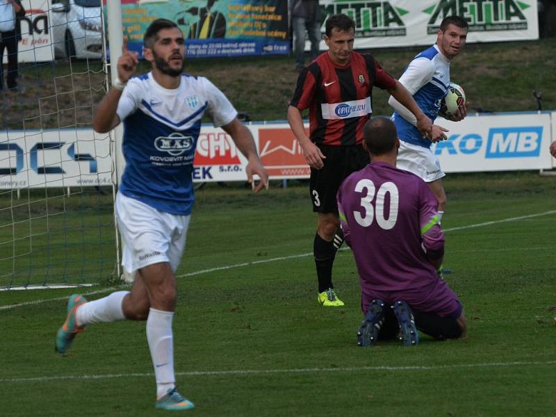 Elvist Ciku se raduje ze svého vyrovnávacího gólu: Táborsko - Opava 2:2.