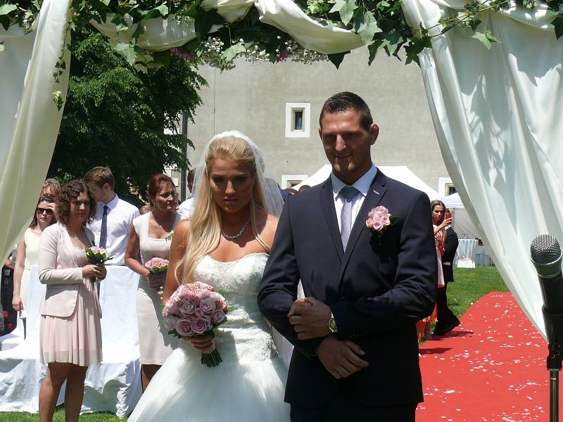 Lukáš Krpálek se oženil v Bechyni s Evou Kaderkovou