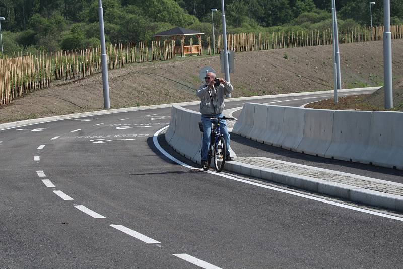 Propojovací silnice v Českých Budějovicích spojuje dvě českobudějovická sídliště Máj a Vltava.