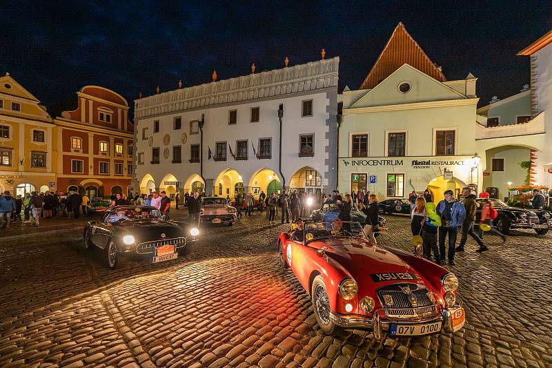 Veteránská rallye South Bohemia Classic představí nablýskané vozy známých i méně známých značek.