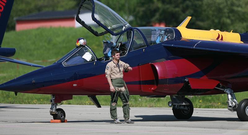 Letecká skupina Red Bull Flying Bulls z Hangáru 7 v Salcburku hostovala do včerejška na letišti v Plané u Českých Budějovic. Ve vzduchu i na zemi se představily slavné stroje, např. Lockheed P38 Lightning, kterým létal spisovatel Antoine de Saint-Exupéry.