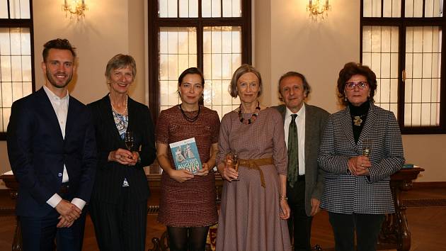 Slavnostní křest knihy Rodina Augusta Zátky se uskutečnil na českobudějovické radnici 8. listopadu 2023 za přítomnosti potomků Augusta Zátky.