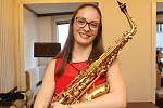 Saxofonistka Anna Kurzová se těšila na maturitní ples.