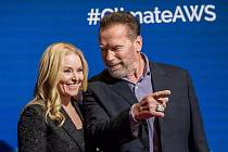 Arnold Schwarzenegger s přítelkyní Heather Milliganovou při aukci v pětihvězdičkovém Stanglwirtu v Goingu. 