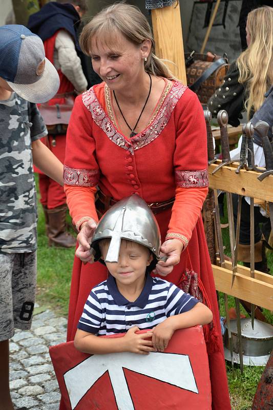 Historické slavnosti si v sobotu užili lidé v Týně nad Vltavou.