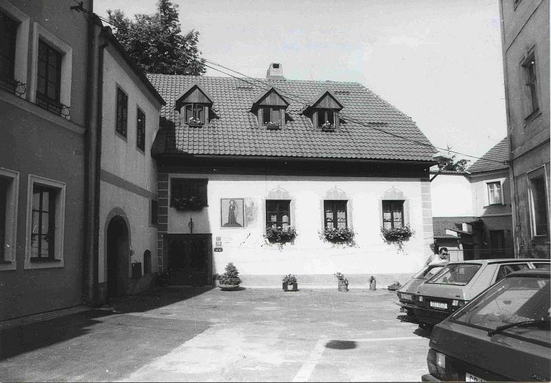 Dům č. 39 v Široké po rekonstrukci, majitelem byl MUDr. Vacek. Foto ze sbírky fotografií a pohlednic Jiřího Dvořáka poskytl Státní okresní archiv České Budějovice.