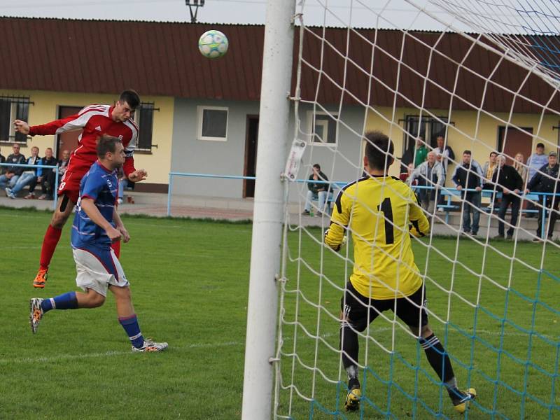 V I.B třídě Dříteň porazila na svém hřišti vedoucí Planou 3:2.