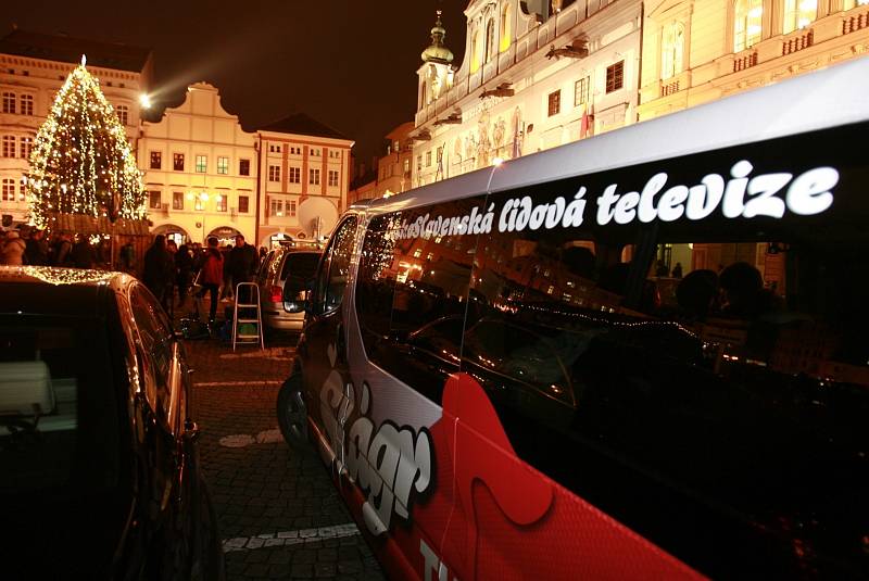 Česko zpívá koledy 11. prosince na českobudějovickém náměstí Přemysla Otakara II. 