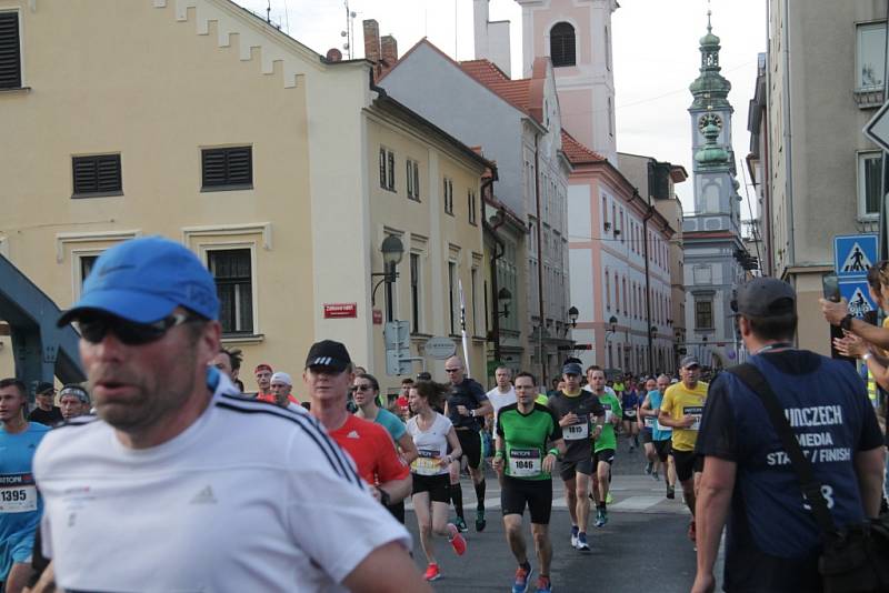 Závodníci Mattoni 1/2Maratonu 2016 v Českých Budějovicích.