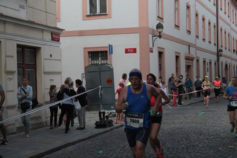 Závodníci Mattoni 1/2Maratonu 2016 v Českých Budějovicích.