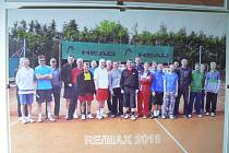 V Borku působí ve sportovní oblasti například fotbalový a tenisový klub. Na snímku účastníci tradičního tenisového turnaje.