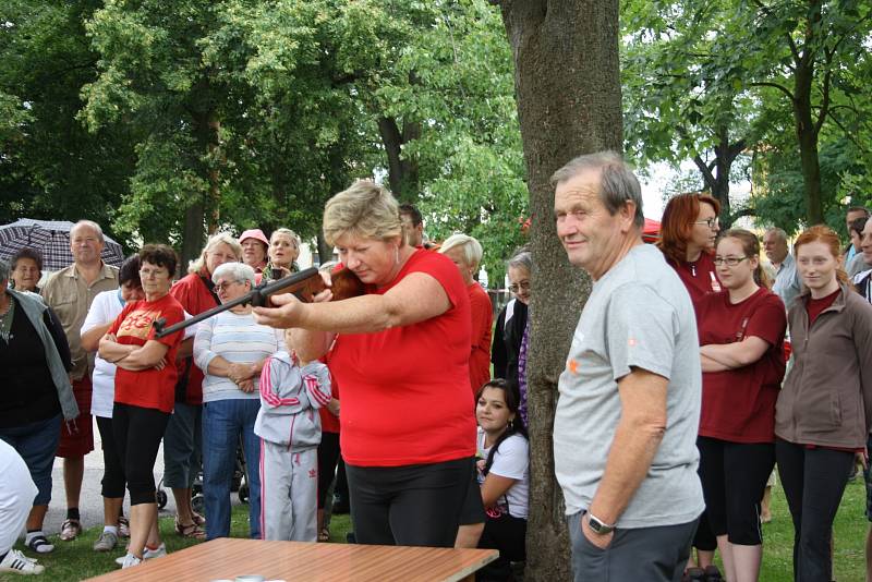 Ženské týmy z Nákří, Bavorovic, Čejkovic a Dasného soutěžily v sobotu při pátém ročníku Her bez hranic, které se letos konaly v Nákří.