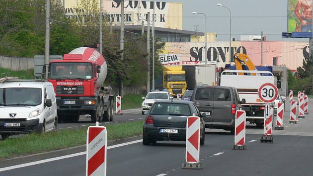 Opravy Strakonické ulice v Českých Budějovicích 2. května 2022.