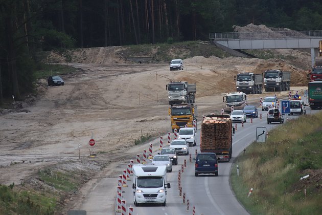 Výstavba dálnice D3 od Veselí nad Lužnicí k Usilnému.