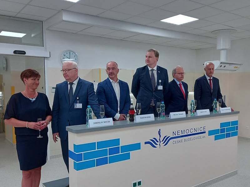 Dvanáct nových operačních sálů a novou centrální sterilizaci představili v pátek 10. června 2022 v Nemocnici České Budějovice.