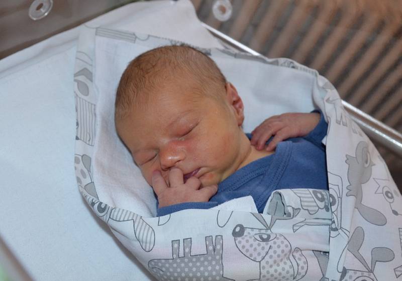 Matěj Hadrava, Zálesí u Vacova. Prvorozený syn Anny a Zdeňka Hadravových se narodil 7. 1. 2023 v 1.23 hodin. Při narození vážil 3650 g a měřil 53 cm.