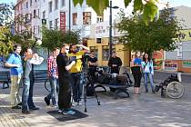 Kolem třiceti lidí se podílelo na natáčení filmu k 7. ročníku festivalu amatérských a studentských filmů Černá věž. Ve městě natáčeli patnáct hodin.