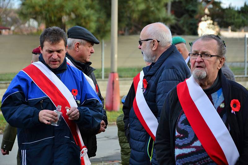 Pietní vzpomínkovou akci u příležitosti Dne válečných veteránů uspořádal v sobotu Spolek bývalých vojáků Veteráni v Týně nad Vltavou.
