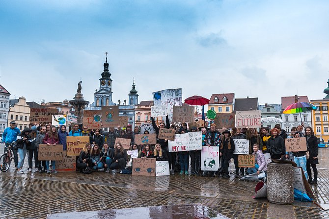 Stávka za klima se v Českých Budějovicích konala podruhé v pátek 3. května.