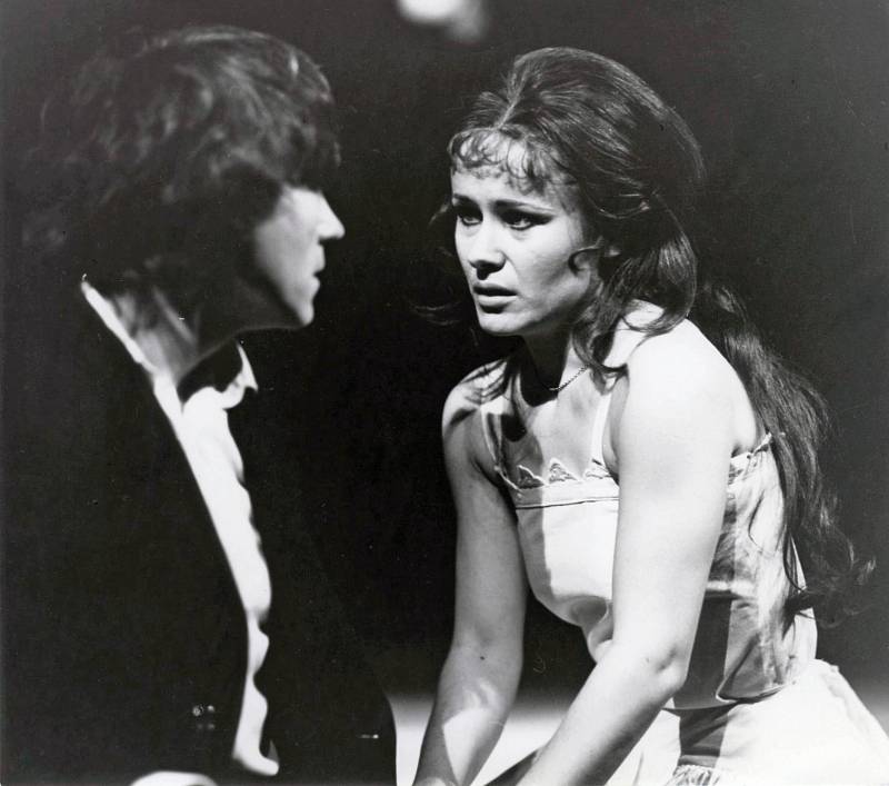 Herečka Daniela Bambasová si nyní připomíná 30 let v Jihočeském divadle (JD). Na snímku ze hry Maryša v JD.