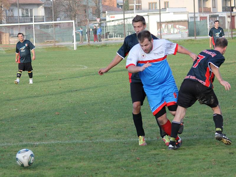 Nemanice porazily Horní Stropnici 7:0 a stráví zimu v čele okresního přeboru.   