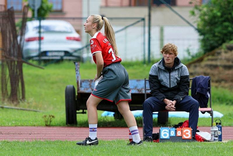 V Českých Budějovicích se 11. a 12. září uskuteční mistrovství republiky ve frisbee, hře s létajícím talířem (diskem). Na snímku nedávný Princess Cup pořádaný budějovickým týmem 3SB.