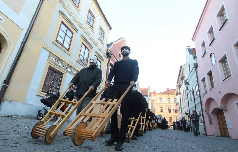 Hrkači v Českých Budějovicích. Snímek ze čtvrtečního večera.