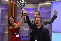 Trojice studentů ČVUT (zleva) Barbora Suchanová z Loun, Marek Novák z Českých Velenic a Tomáš Pikous z Prahy vyhráli prestižní soutěž Imagine Cup.