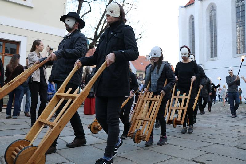 Velikonoční hrkání v Českých Budějovicích 2022.