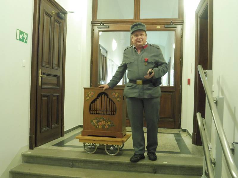 V Jihočeském muzeu najdete výstavu České Budějovice před sto lety - proměny města ve fotografiích a knihách, jejíž spoluautorem je fotograf Milan Binder.