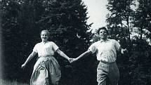 Hana Bauerová v Létě s Miroslavem Stachem, rok 1953.