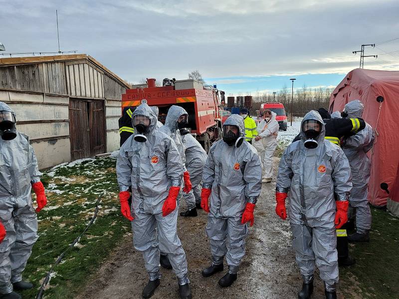 V sobotu museli veterináři s pomocí hasičů utratit další hejno hus na Novohradsku.