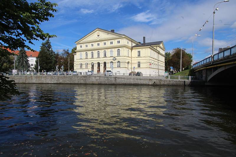 Kulturní dům Slávie před rekonstrukcí.