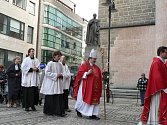 Na Květnou neděli směřoval v Českých Budějovicích průvod z Piaristického náměstí do katedrály.
