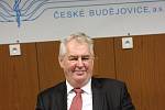 Miloš Zeman při zastávce v českobudějovické nemocnici.