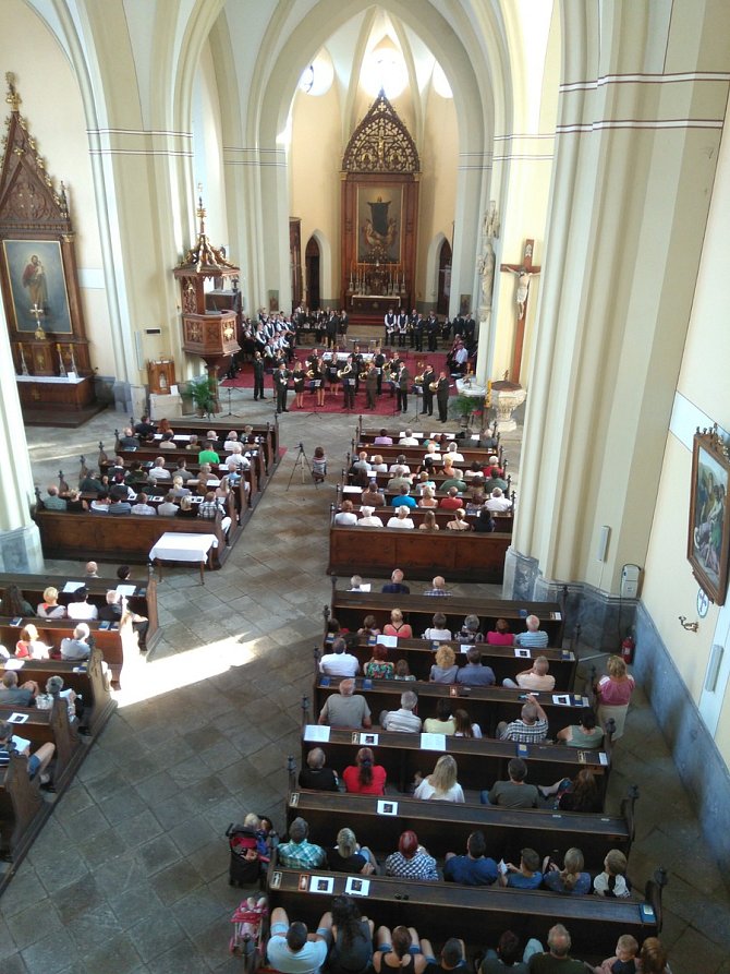 V pátek se v hlubockém kostele sv. Jana Nepomuckého uskutečnil koncert lovecké duchovní hudby.