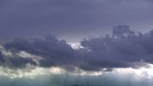 Bouřková mračna v Jihočeském kraji jsou téměř každý den. Fotografie jsou pořízeny v posledních dnech většinou v okolí Českých Budějovic.