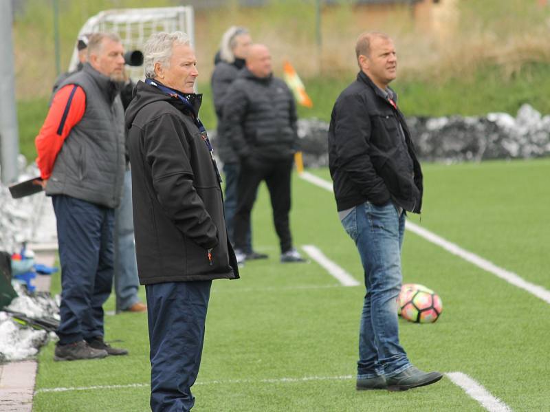 Zatímco většina týmů v kraji víkendové kolo vzdala, fotbalisté Rudolfova si kvůli počasí jen přeložili domácí duel s Jindřichovým Hradcem na Složiště. A neprohloupili - na umělé trávě v sobotu 29. dubna vyhráli 2:1 (1:1).