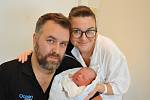 S dvěma staršími bratry bude v Písku vyrůstat novorozený Adam Solař. Syn Michaely Kočanové a Miroslava Solaře se narodil 14. 10. 2021 v 6.30 h, vážil 3 kg.