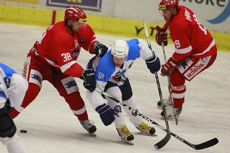 Utkání hokejové Europeantrophy mezi HC Mountfield a HC Plzeň 1929.