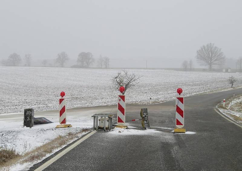 Větrné počasí se sněhovými přeháňkami 20. ledna na jihu Čech.