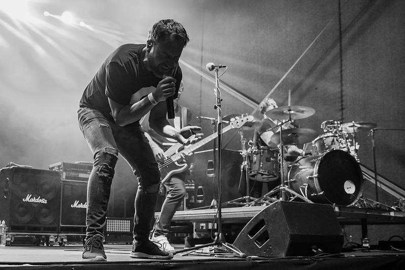 Koncert kapely Tata Bojs v Českém Krumlově si  návštěvníci jaksepatří užili. Foto: Pavel Sojka