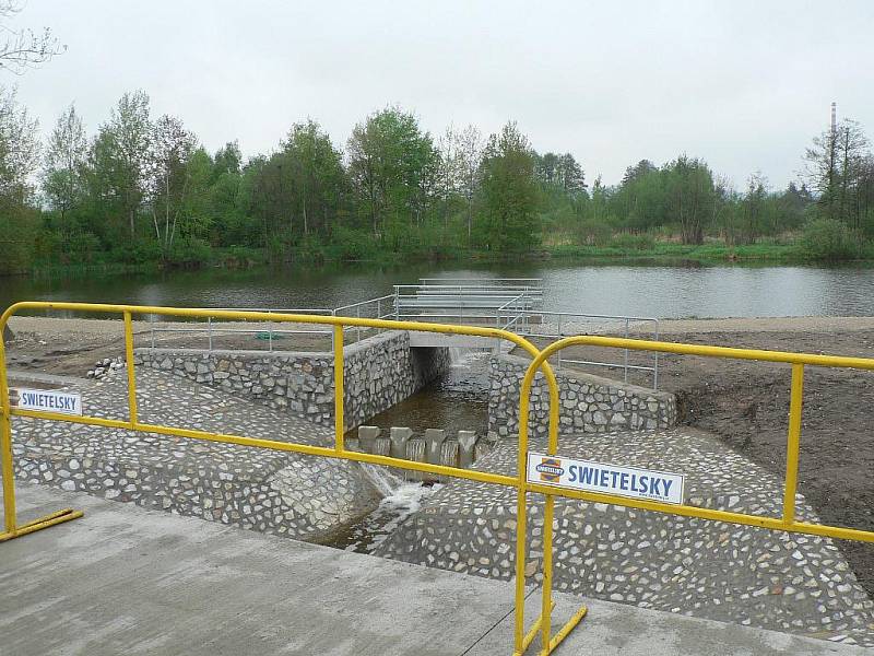 V Českých Budějovicích vstoupila do další fáze stavba Propojení okruhů mezi Okružní a Nádražní ulicí. Most přes biokoridor u Pilmanova rybníka. 