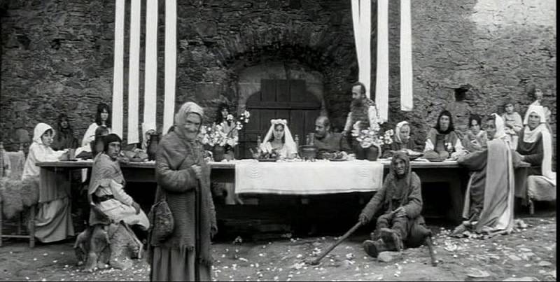 Natáčení filmu Údolí včel se odehrálo před 45 lety v Kuklově u Brlohu na Českokrumlovsku. Svatební veselí na Kuklově. V komparzu se poznávají Brložané. 